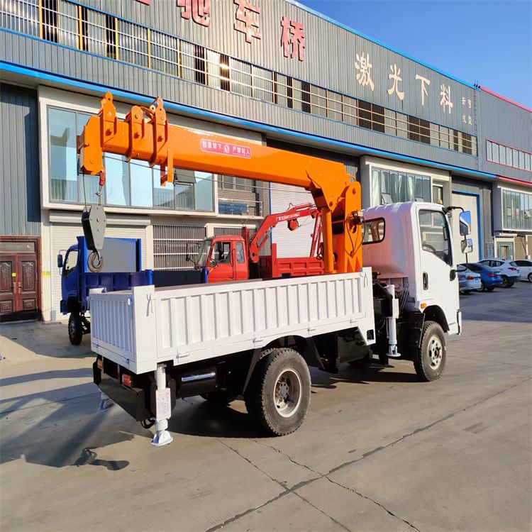 蛟河市三轮随车吊定制 农用改装机自备吊中瑞长期出售